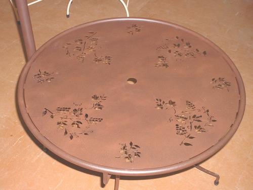 Cliquer pour fermer la fentre -  TABLE D 039 INTERIEUR RONDE