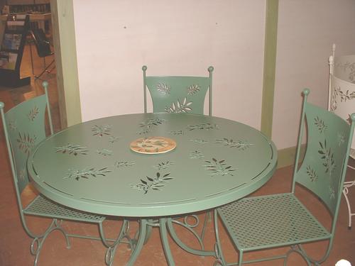 Cliquer pour fermer la fentre -  TABLE D 039 INTERIEUR RONDE